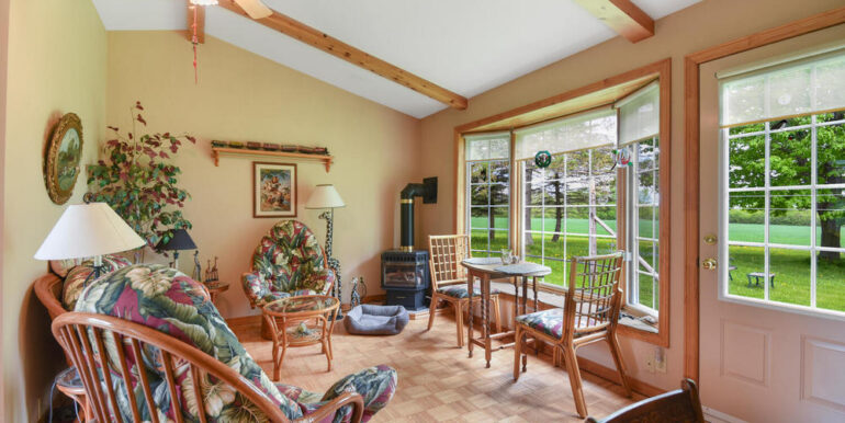 7460-9 Family Room 1